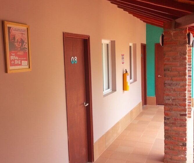 هاستل Hostal Aurora, Smith Lodging