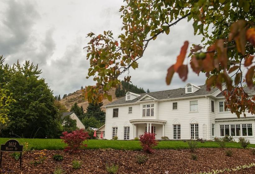 مبيت وإفطار The Stang Manor