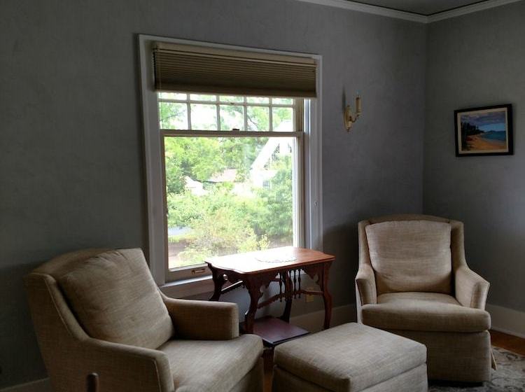 مبيت وإفطار The Stang Manor