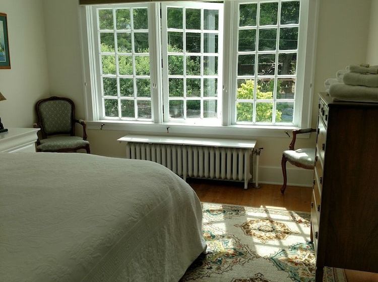 مبيت وإفطار The Stang Manor