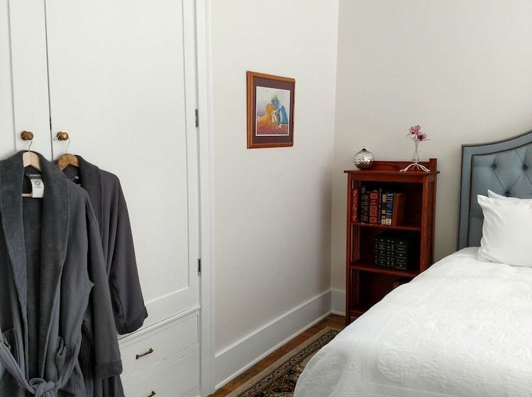 مبيت وإفطار The Stang Manor