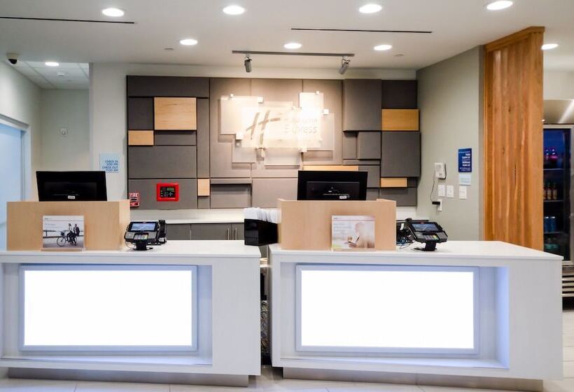 فندق Holiday Inn Express & Suites Taylor, An Ihg