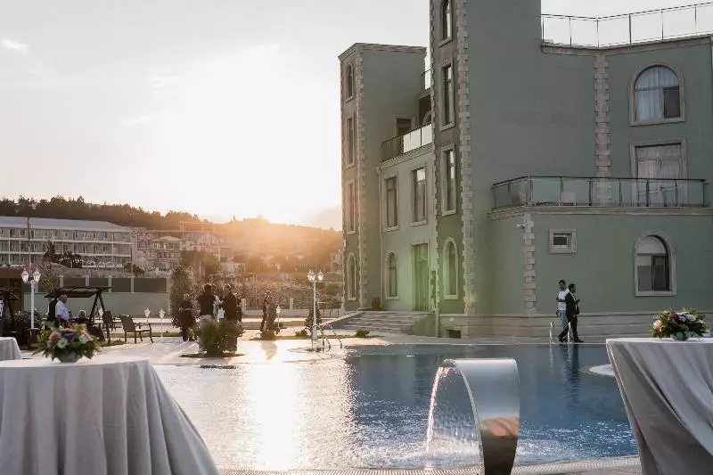 هتل Khazar Inji
