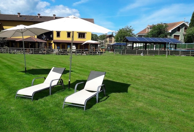 Apartamentos El Castañeu