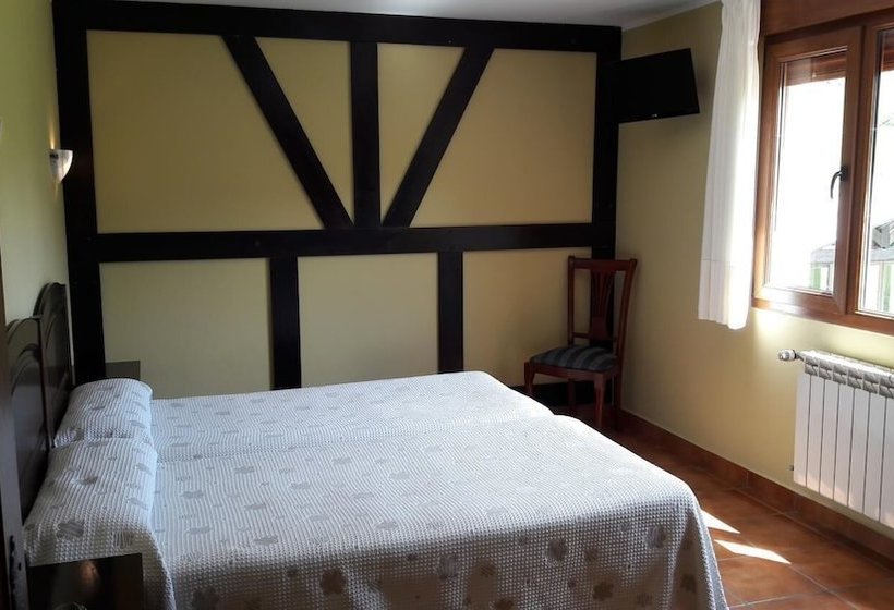 Apartamentos El Castañeu