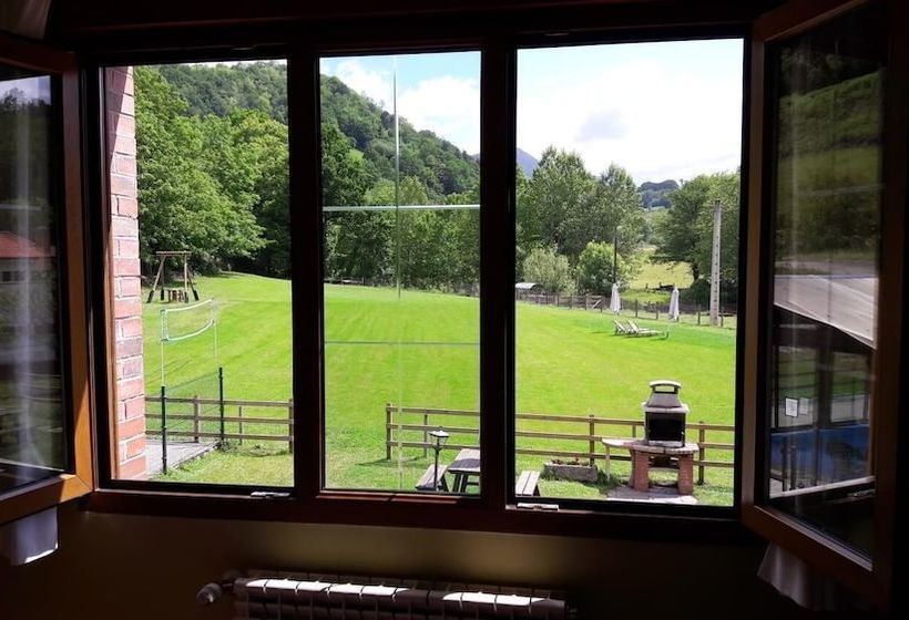 Apartamentos El Castañeu