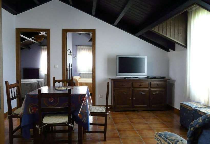 Apartamentos El Castañeu