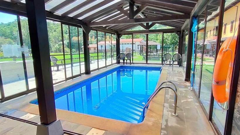 Apartamentos El Castañeu