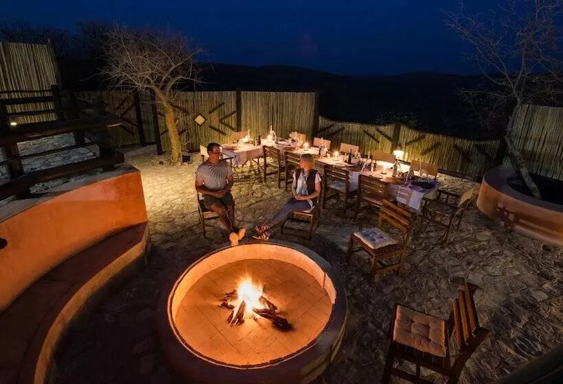 هتل Etosha Mountain Lodge