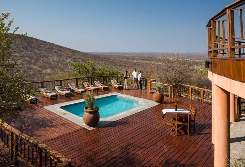 هتل Etosha Mountain Lodge