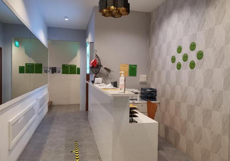 Q Loft Hotels At Bedok