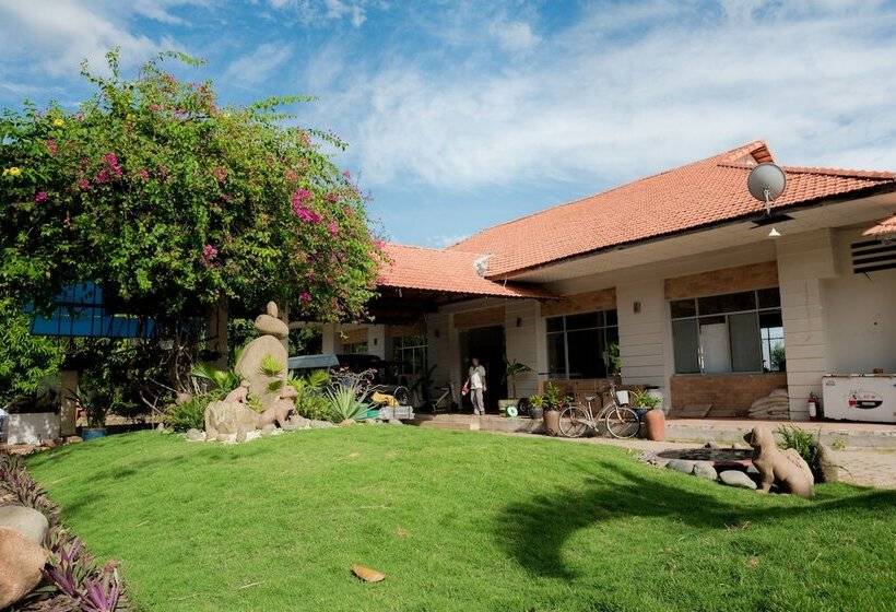 هتل Sky Star Beach Resort