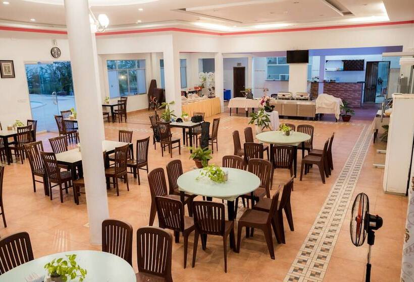 هتل Sky Star Beach Resort