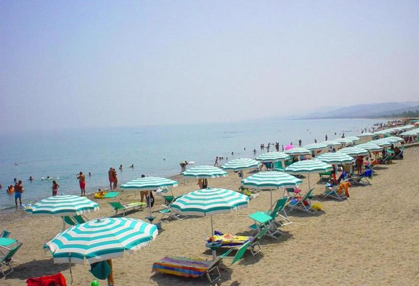 پانسیون Grand Hostel Calabria