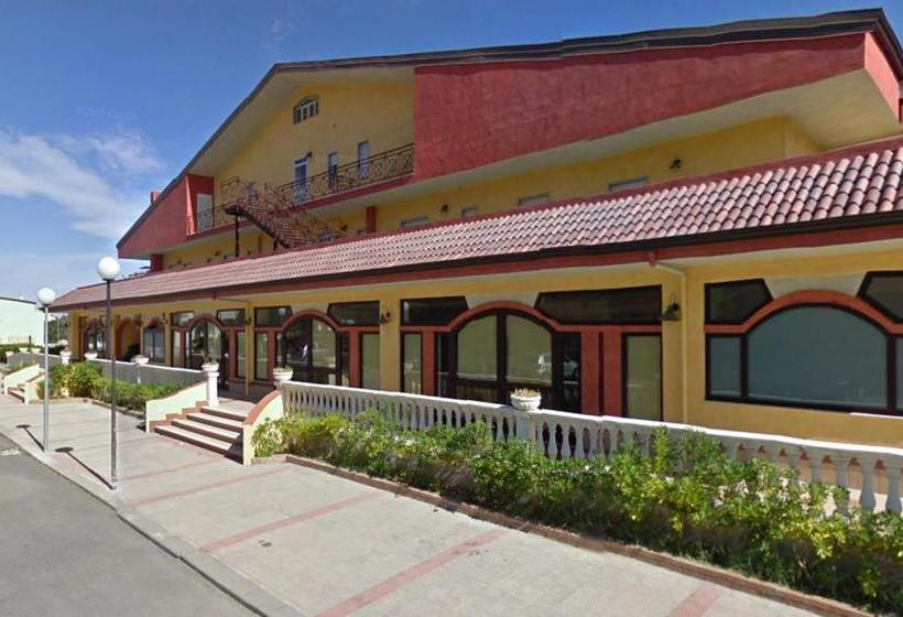 پانسیون Grand Hostel Calabria