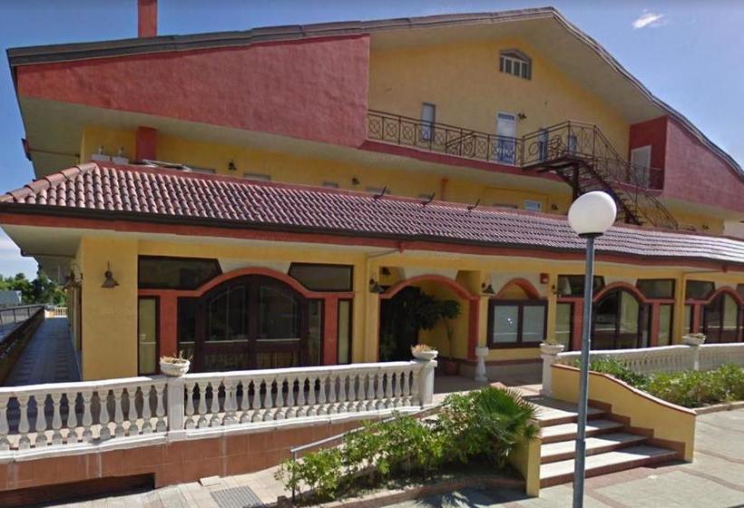 پانسیون Grand Hostel Calabria