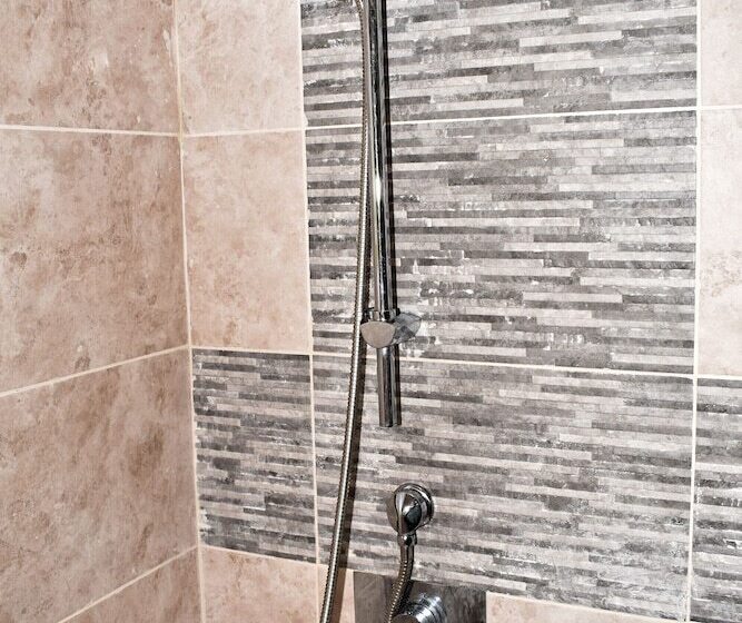 Tamarind Hotel Suite