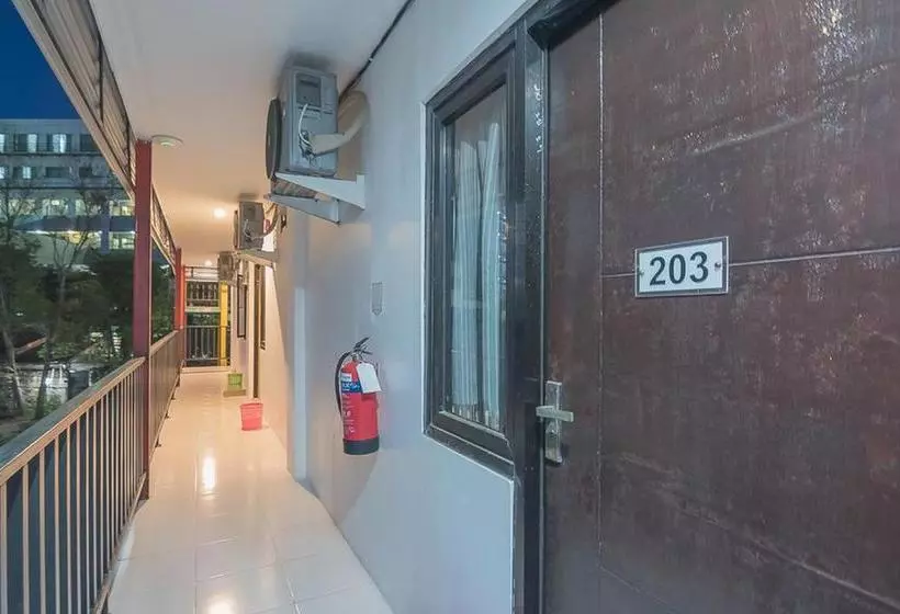 ペンション Reddoorz Near Living Plaza Balikpapan