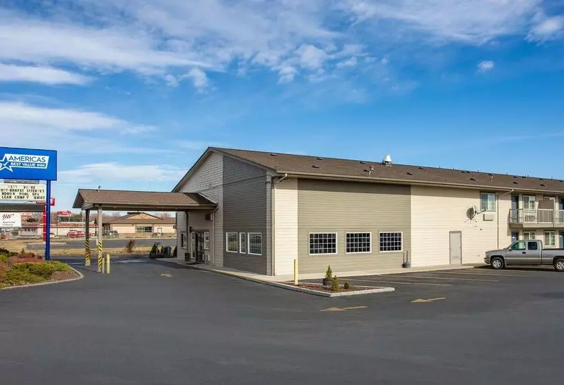 Hotelli Americas Best Value Inn Burns