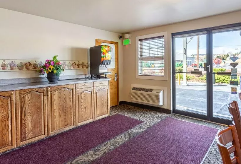 Hotelli Americas Best Value Inn Burns