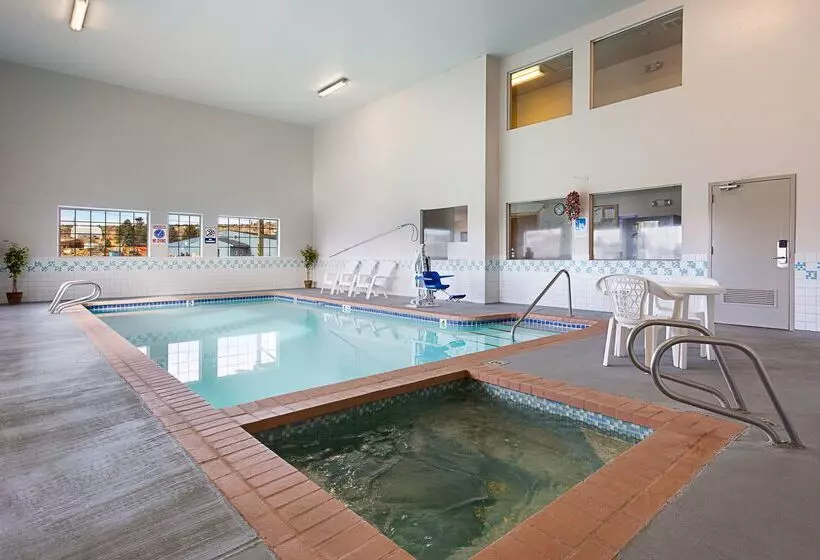 Hotelli Americas Best Value Inn Burns