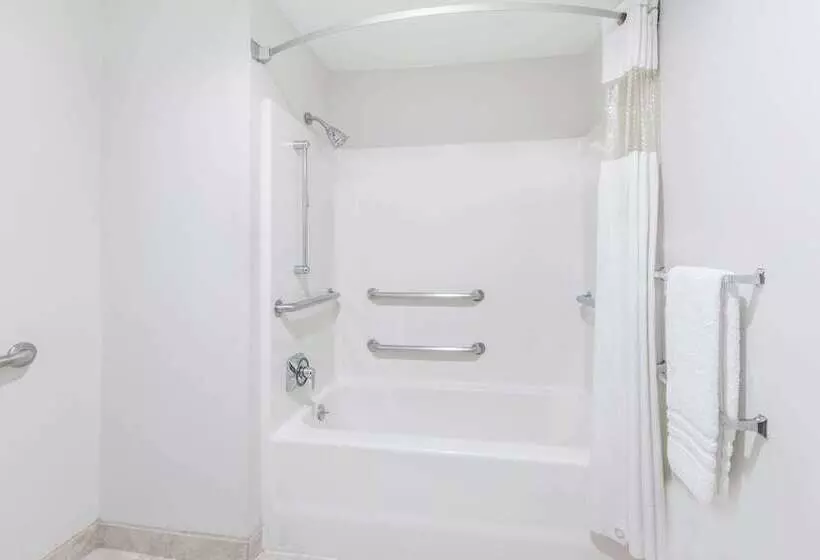 酒店 Baymont By Wyndham Arlington At Six Flags Dr