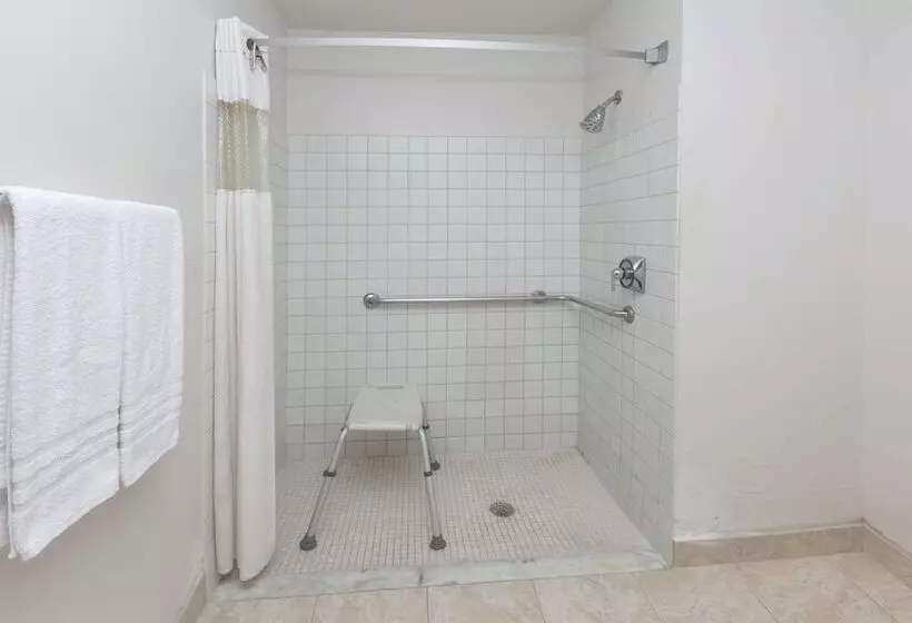 酒店 Baymont By Wyndham Arlington At Six Flags Dr