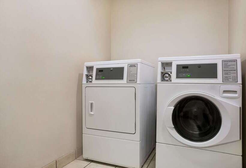 فندق Spark By Hilton Evansville East, In