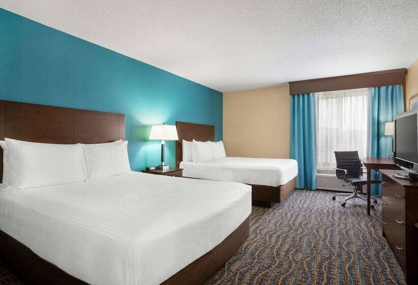 فندق Spark By Hilton Evansville East, In