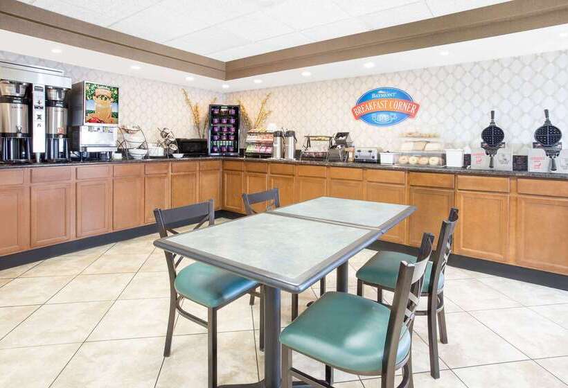 酒店 Baymont By Wyndham Janesville