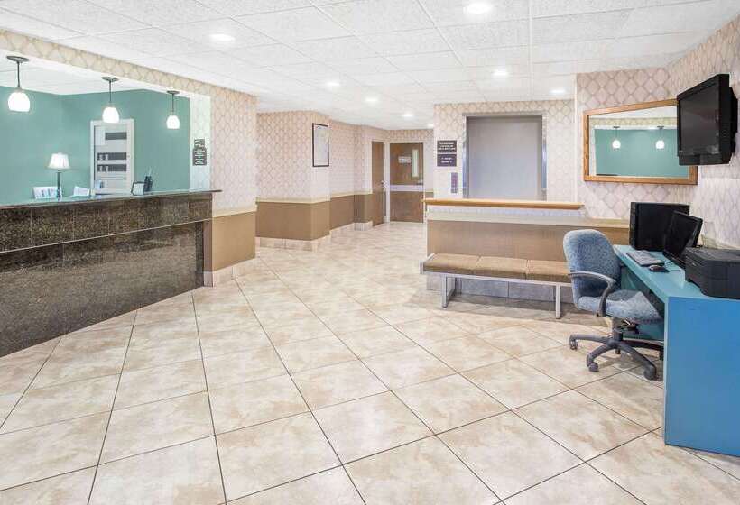 酒店 Baymont By Wyndham Janesville