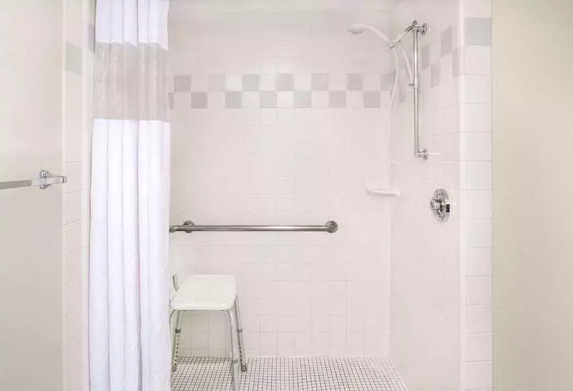 فندق Baymont By Wyndham Janesville