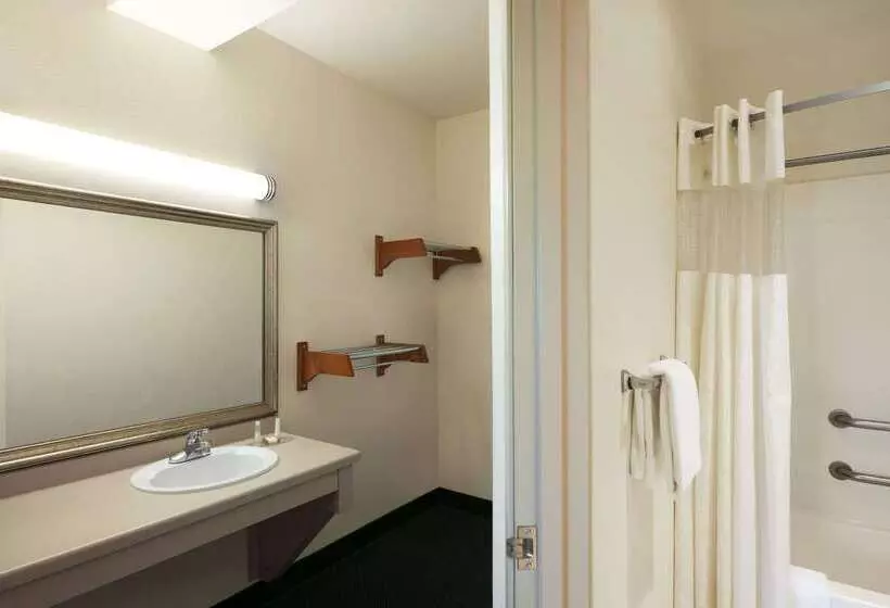 酒店 Baymont By Wyndham Mackinaw City