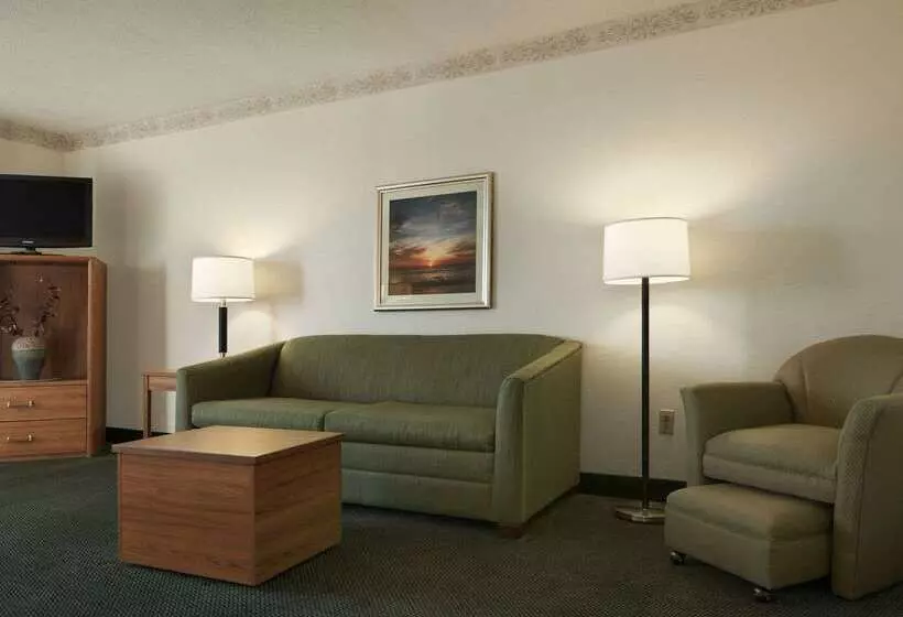 酒店 Baymont By Wyndham Mackinaw City