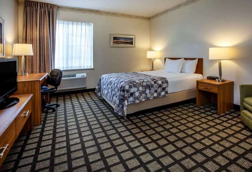 هتل Baymont By Wyndham Mackinaw City