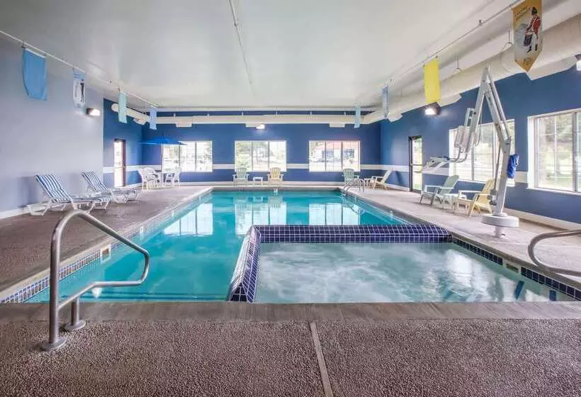 酒店 Baymont By Wyndham Mackinaw City