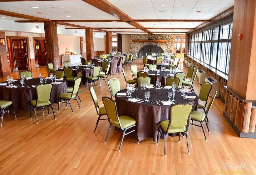 فندق Overlook Lodge And Stone Cottages At Bear Mountain