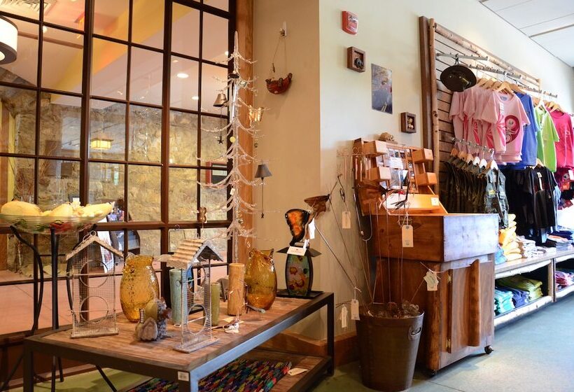 فندق Overlook Lodge And Stone Cottages At Bear Mountain