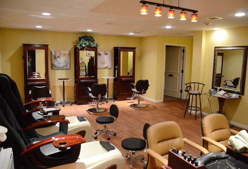 فندق Overlook Lodge And Stone Cottages At Bear Mountain