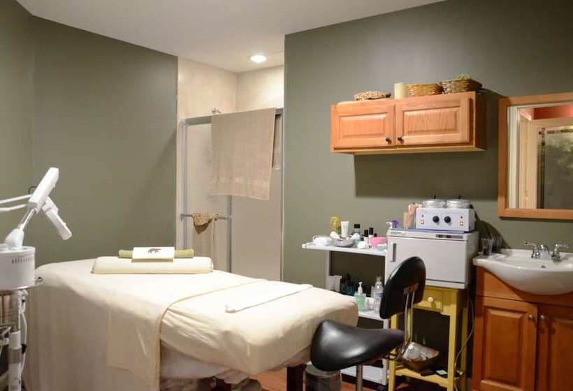 فندق Overlook Lodge And Stone Cottages At Bear Mountain