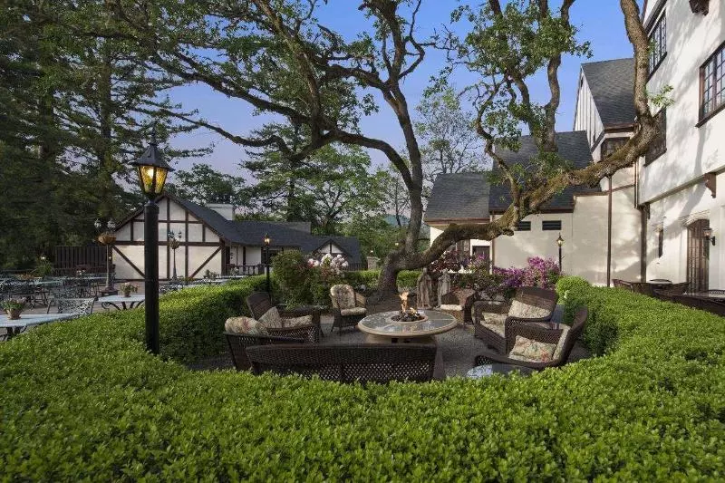 Отель Benbow Historic Inn