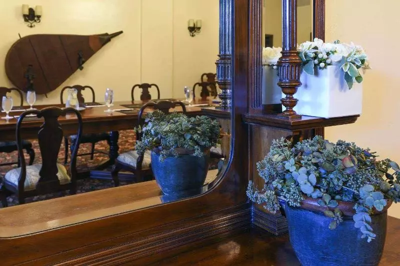 Отель Benbow Historic Inn