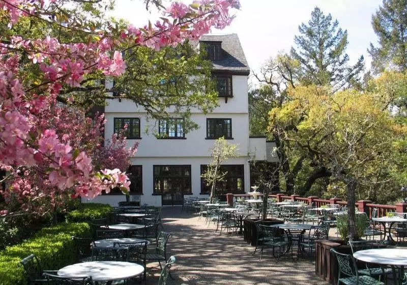 Отель Benbow Historic Inn