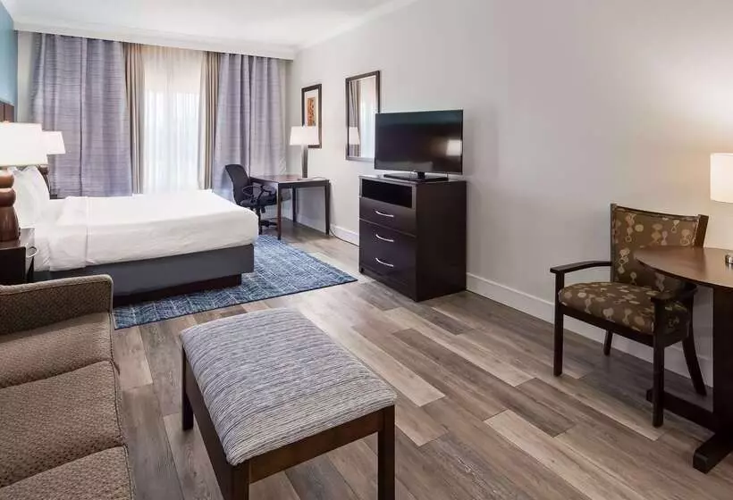 호텔 Best Western Plus Ambassador Suites