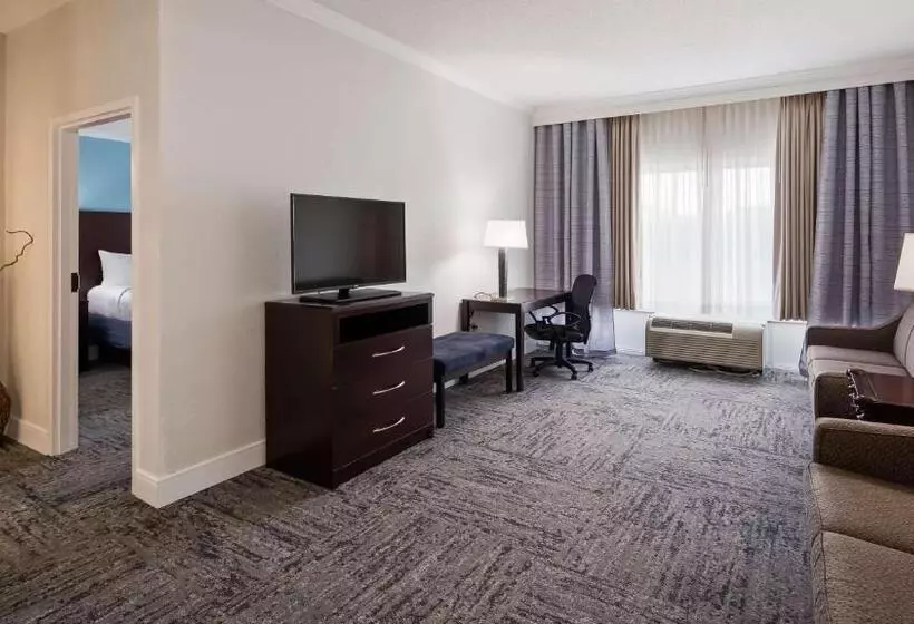 호텔 Best Western Plus Ambassador Suites