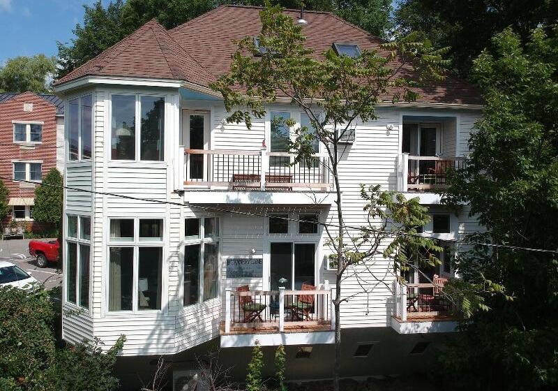 Camden Riverhouse Hotel And Inn