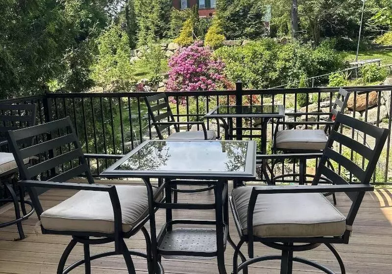 Camden Riverhouse Hotel And Inn