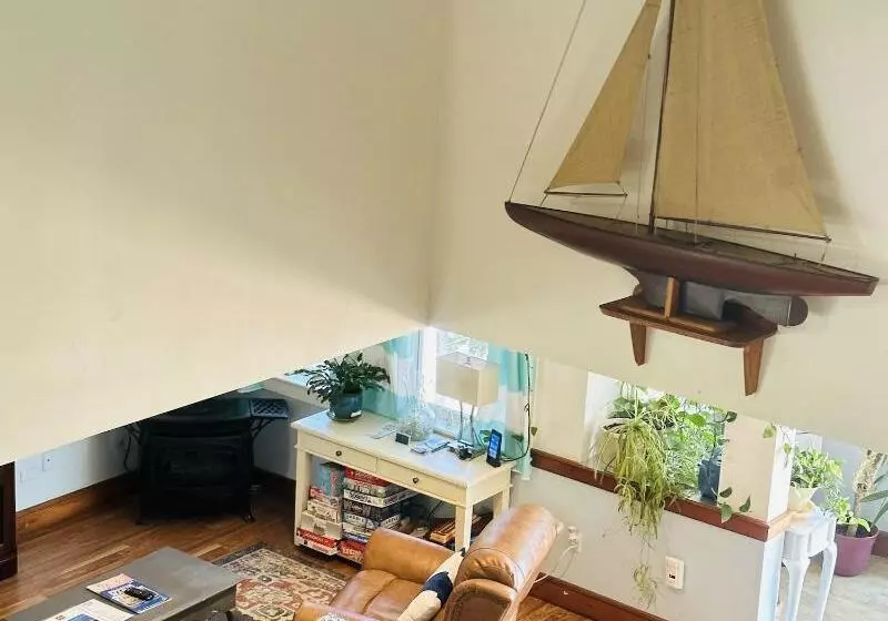 Camden Riverhouse Hotel And Inn