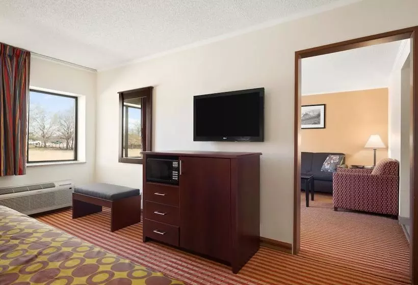 호텔 Days Inn & Suites By Wyndham Kansas City   Chiefs Arrowhead Stadium