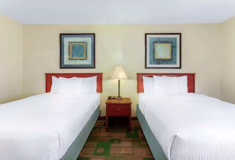 酒店 La Quinta Inn By Wyndham Chicago Willowbrook